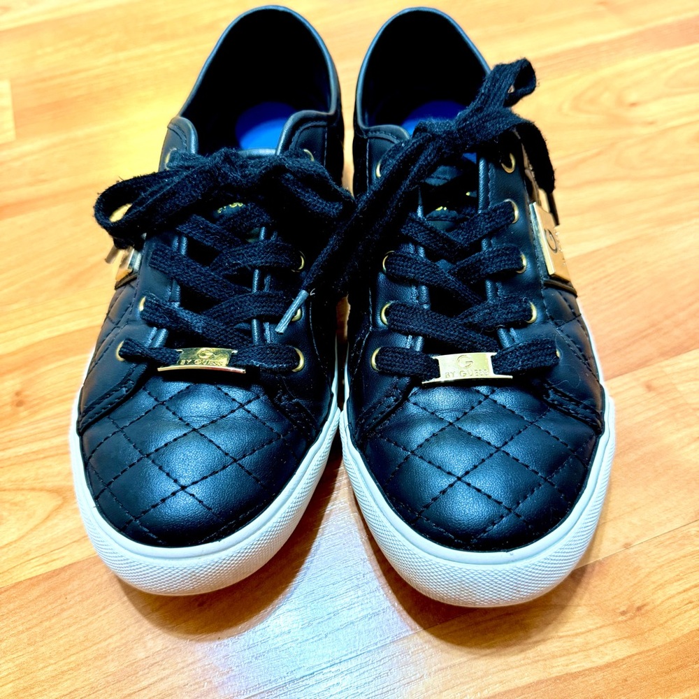 G by Guess GGBACKER2 Women’s Black with Gold Logo Accents Size 7.5M